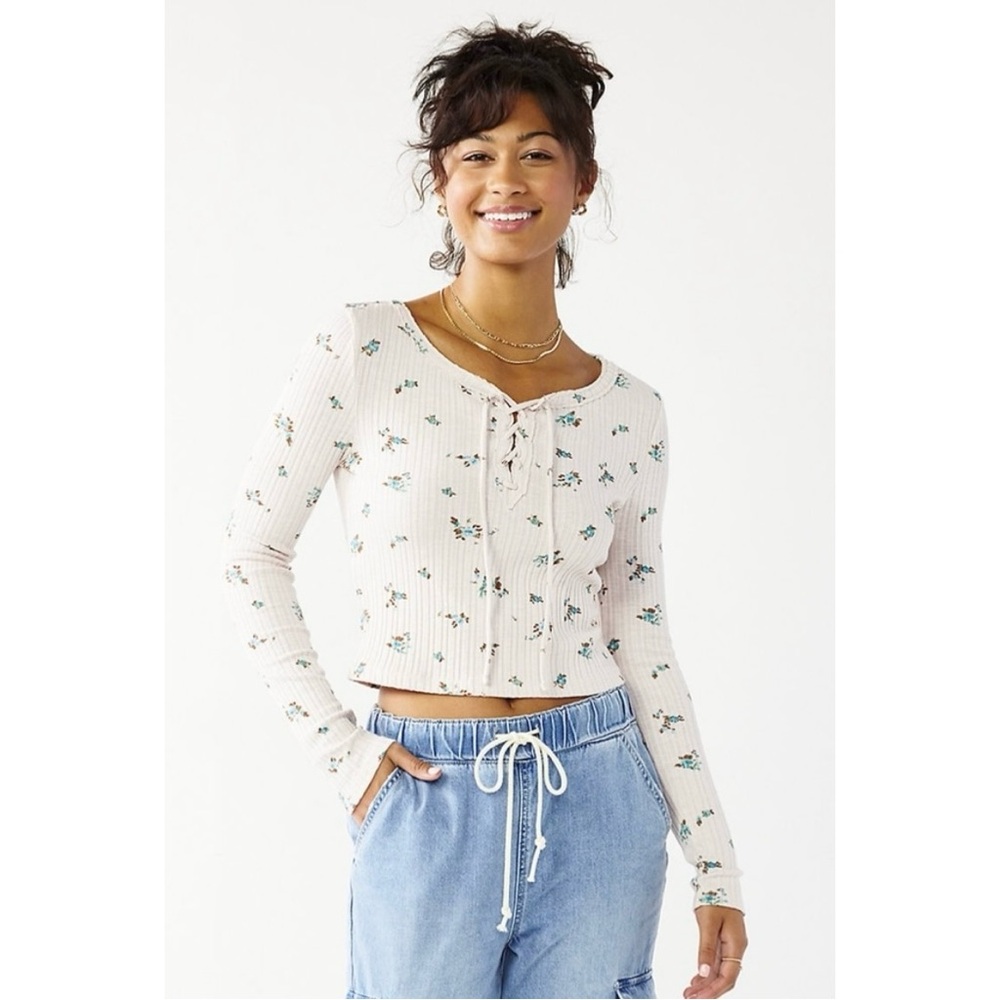 NWT SO Lace-Up Front Tee Light Pink Floral Juniors Size XL